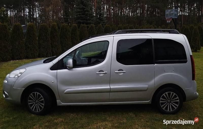 Używany Peugeot Partner Tepee 2012 Srebrny Minivan