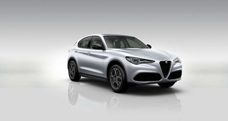 Biały perłowy moonlight pearl Używany 2023 Alfa Romeo Stelvio Sprint SUV | 226 500 zł - Obraz 1/4