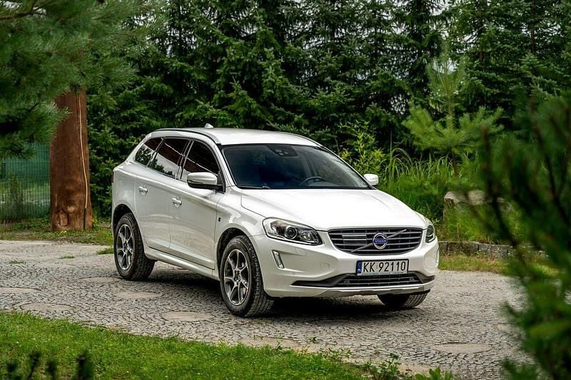 Biały Używany 2016 Volvo XC60 SUV | 54 777 zł (Super Cena) - Obraz 1/4