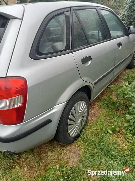 Używany Mazda 323 1999 Srebrny Hatchback