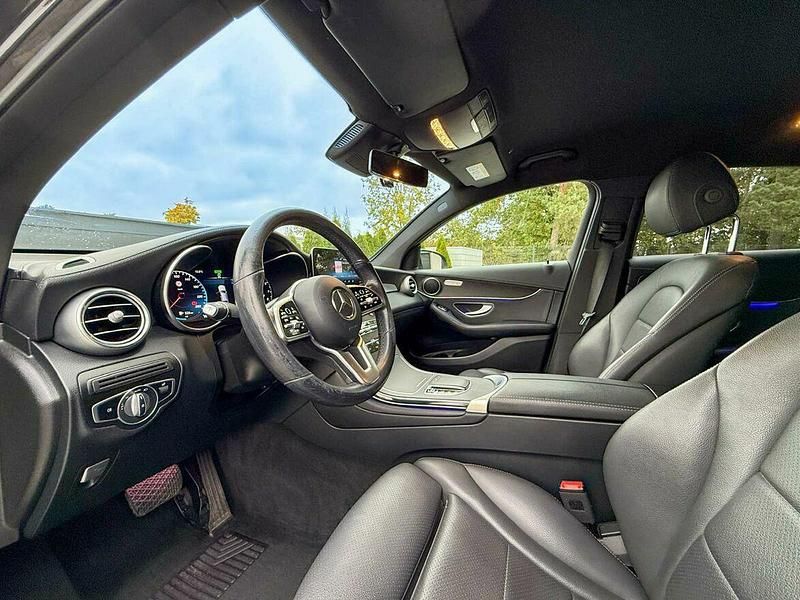Używany Mercedes GLC300 255 KM (187 kW) 2021 Czarny Coupe