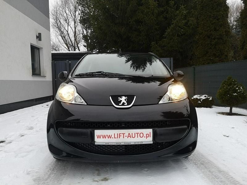 Używany Peugeot 107 66 KM (48 kW) 2008 Czarny Hatchback