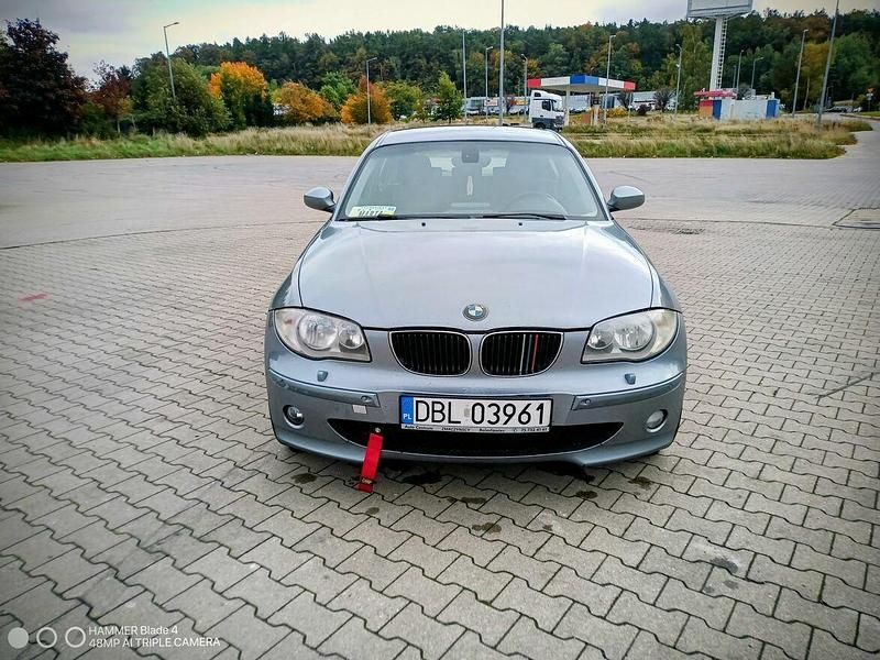 Szary Używany 2005 BMW 120 Hatchback | 14 700 zł (Drogi) - Obraz 1/4