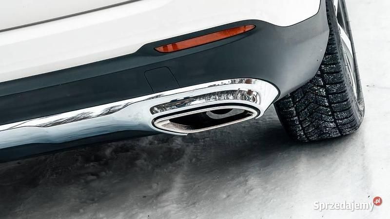 Używany Mercedes GLC300 2019 Biały SUV