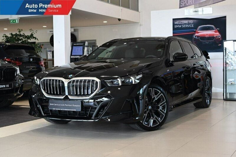 Czarny (metalik) Nowe 2024 BMW M550 Sedan/Limuzyna | 272 900 zł - Obraz 1/4