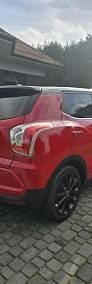 Używany Ssangyong (KGM) Tivoli Quartz 116 KM (85 kW) 2017 Czerwony SUV