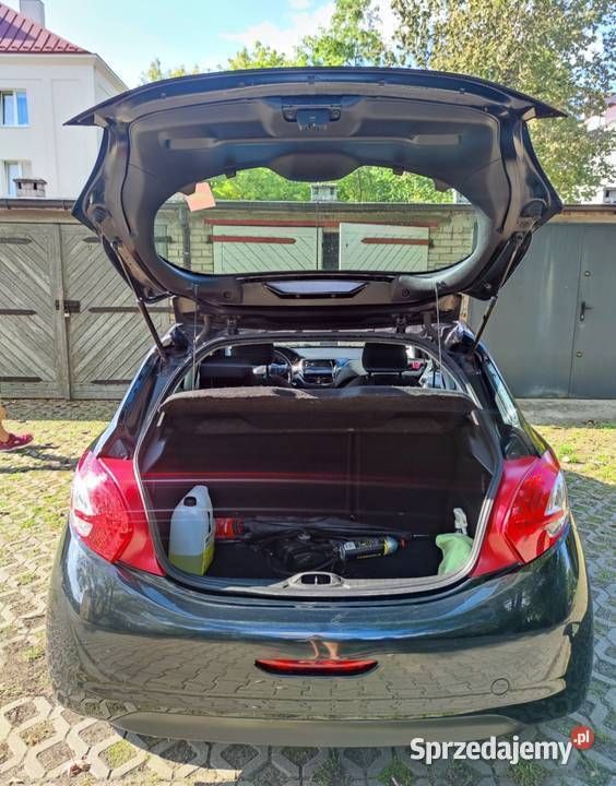 Czarny Używany 2013 Peugeot 208 Hatchback | 16 000 zł (Dość drogi) - Obraz 1/4