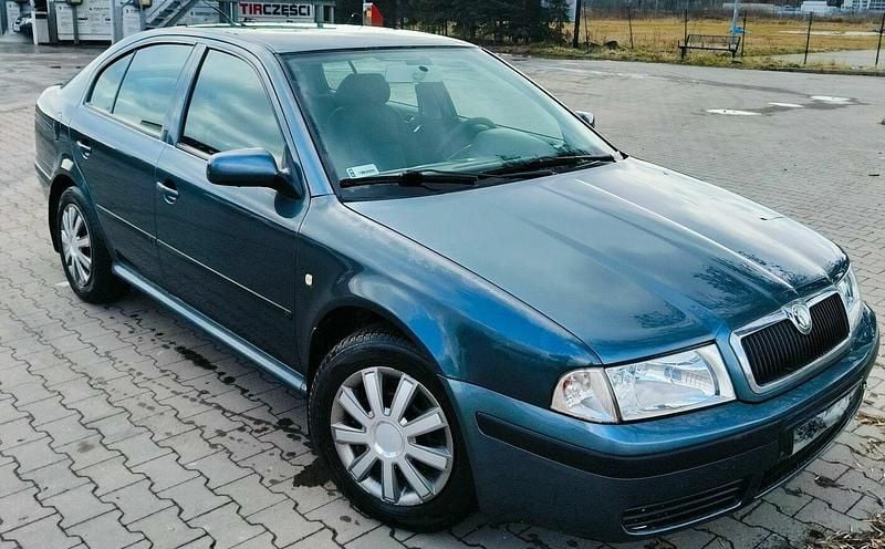 Szary Używany 2006 Skoda Octavia Tour Sedan/Limuzyna | 5500 zł (Dobra cena) - Obraz 1/4