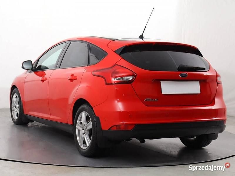 Używany Ford Focus 120 KM (88 kW) 2015 Czerwony Hatchback