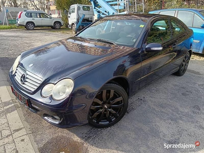 Granatowy Używany 2004 Mercedes C230 Coupe | 15 900 zł - Obraz 1/4