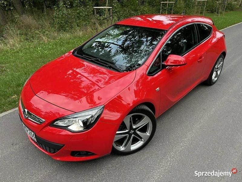 Czerwony Używany 2012 Opel Astra GTC Sport Coupe | 30 500 zł - Obraz 1/4