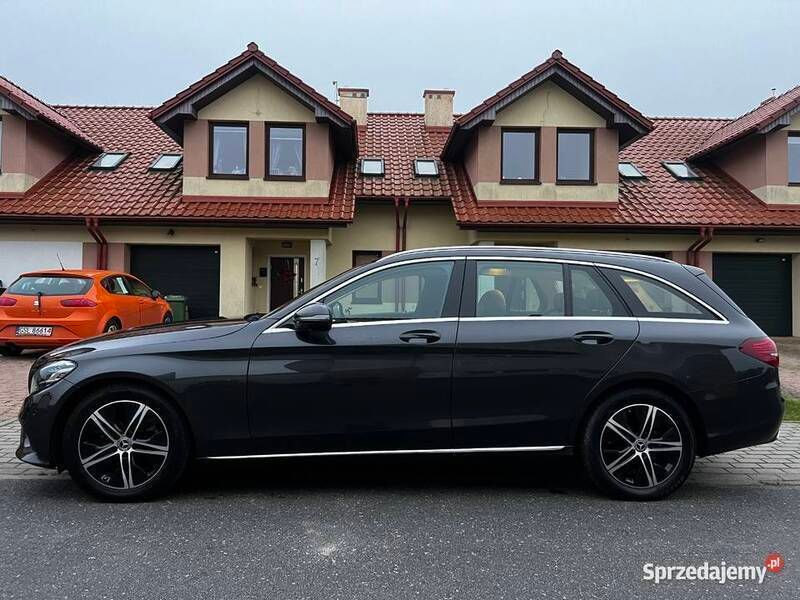 Używany 2020 Mercedes C180 | 92 900 zł (Dobra cena) - Obraz 1/4