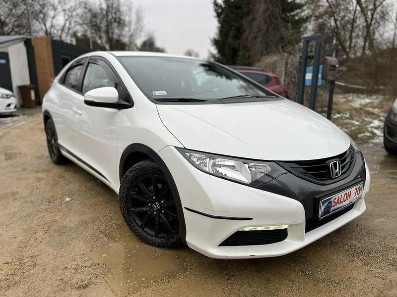Używany Honda Civic 99 KM (72 kW) 2012 Biały Hatchback