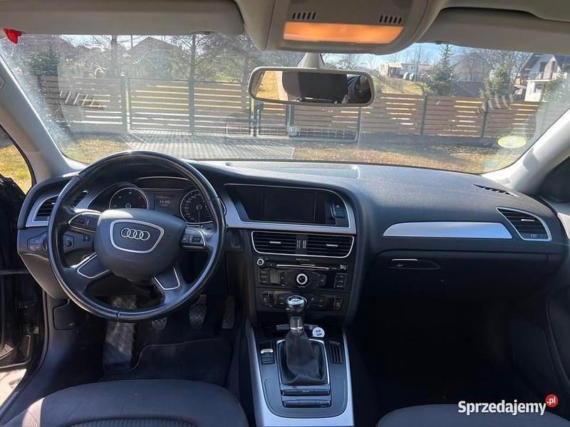 Używany Audi A4 2013 Czarny Kombi