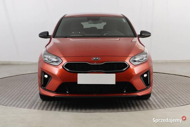 Używany Kia ProCeed 140 KM (102 kW) 2020 Pomarańczowy Kombi