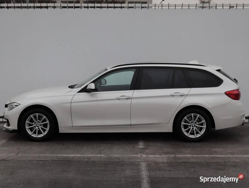 Używany BMW 320 190 KM (139 kW) 2019 Biały Kombi