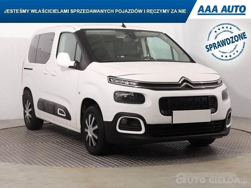Biały Używany 2019 Citroën Berlingo Minivan | 45 499 zł (Uczciwa cena) - Obraz 1/4