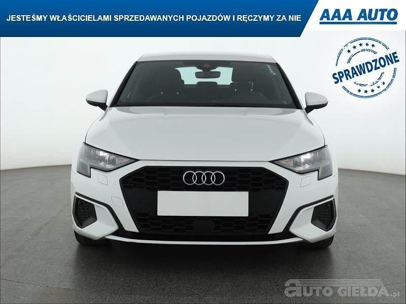 Używany Audi A3 150 KM (110 kW) 2023 Biały Sedan/Limuzyna