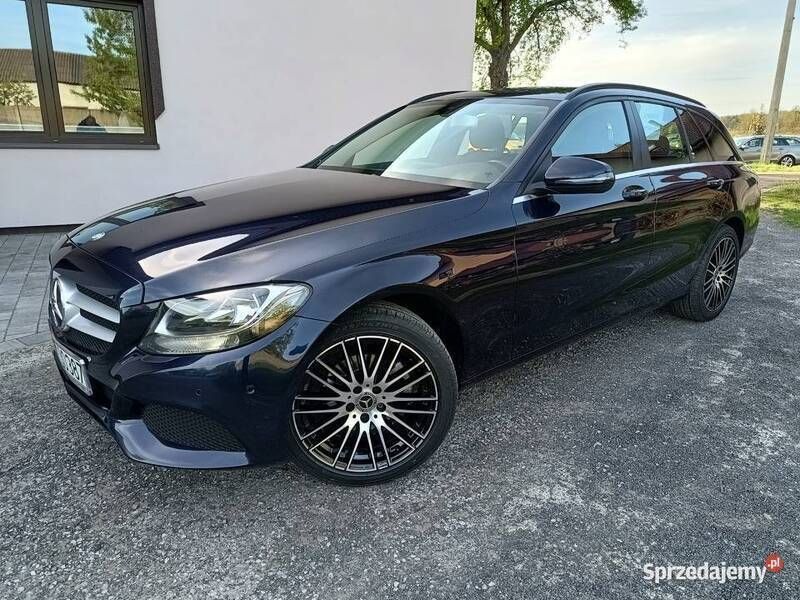 Granatowy Używany 2017 Mercedes 180 Sedan/Limuzyna | 61 000 zł - Obraz 1/4