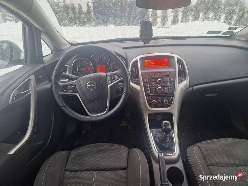 Używany Opel Astra 2011 Srebrny Kombi