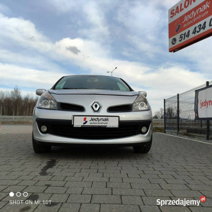 Srebrny Używany 2006 Renault Clio III Hatchback | 8700 zł (Uczciwa cena) - Obraz 1/4