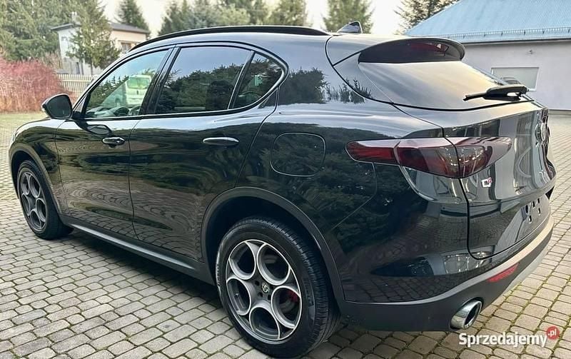 Używany Alfa Romeo Stelvio 2018 Czarny SUV
