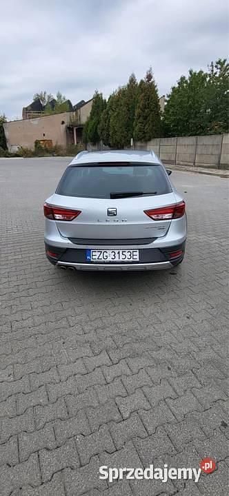 Używany Seat Leon X-Perience 4Drive 2015 Srebrny Kombi