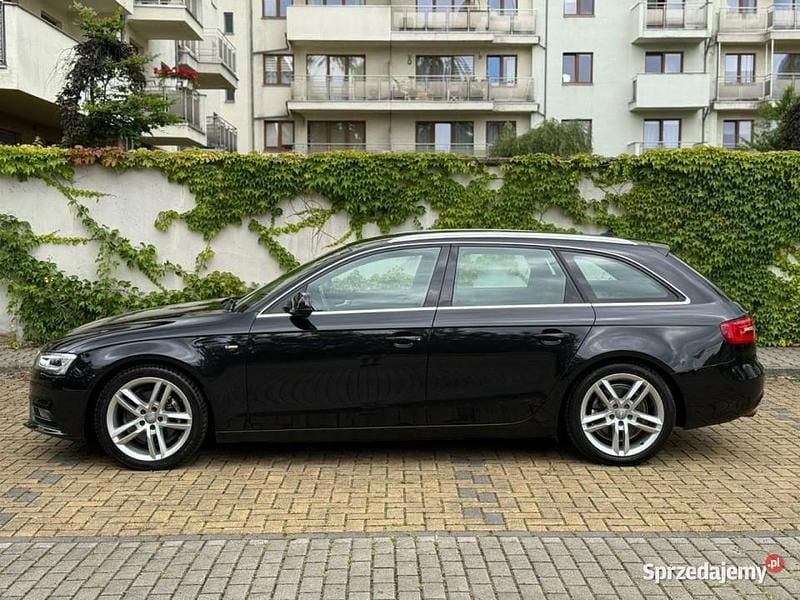 Czarny Używany 2013 Audi A4 S-Line Kombi | 42 500 zł (Uczciwa cena) - Obraz 1/4