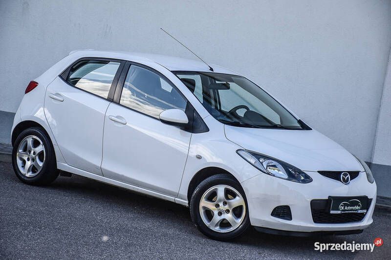 Biały Używany 2009 Mazda 2 Exclusive Hatchback | 14 350 zł (Uczciwa cena) - Obraz 1/4