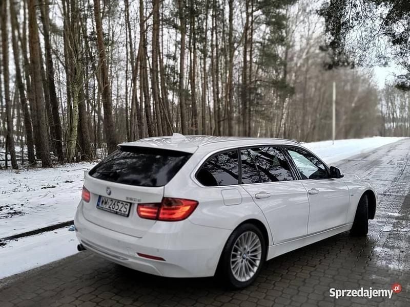 Używany BMW 320 Luxury Line 2013 Biały Kombi
