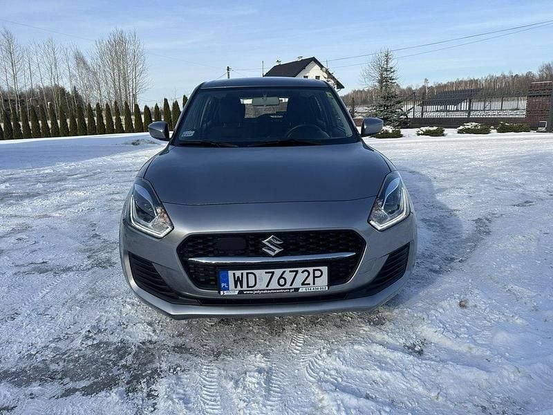 Używany Suzuki Swift 83 KM (61 kW) 2021 Srebrny Hatchback