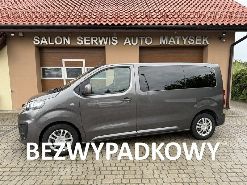 Grafitowy Używany 2017 Citroën Spacetourer Van | 82 900 zł - Obraz 1/4