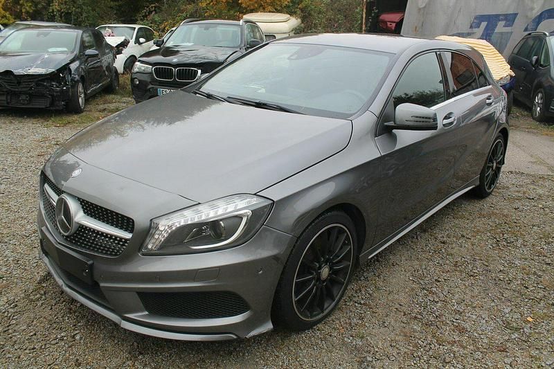 Używany Mercedes A220 170 KM (125 kW) 2015 Szary Hatchback