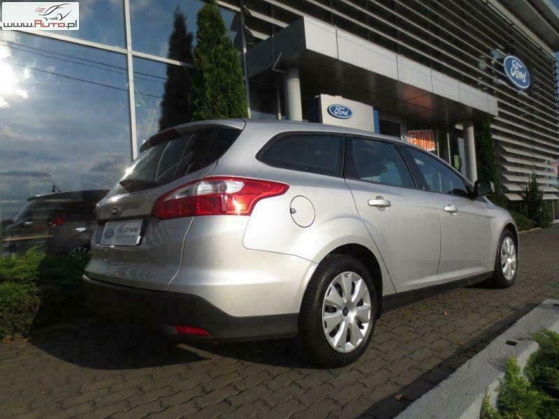 Używany Ford Focus 95 KM (69 kW) 2011 Srebrny Sedan/Limuzyna