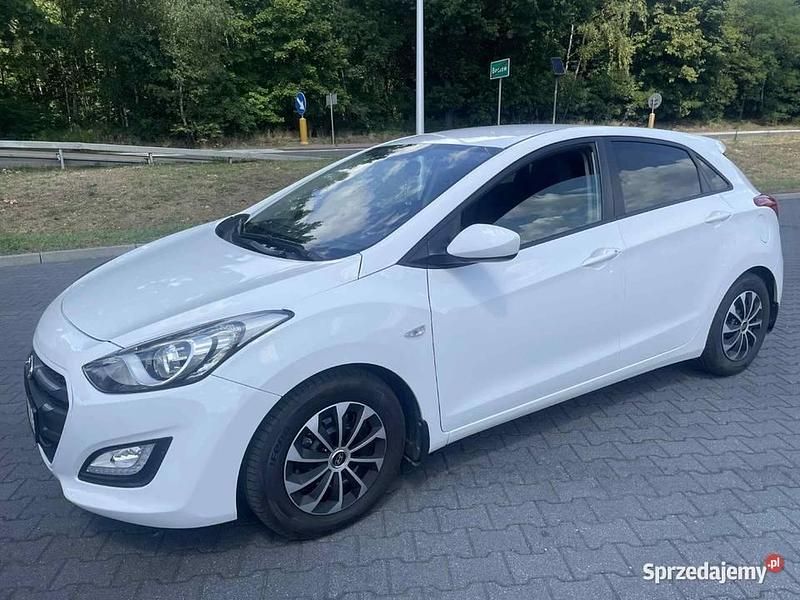 Używany Hyundai i30 2017 Biały Hatchback