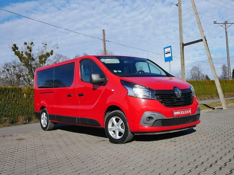 Używany Renault Trafic 125 KM (91 kW) 2018 Czerwony Minivan
