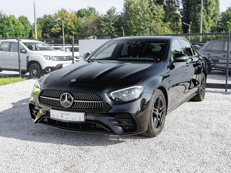 Używany Mercedes E220 AMG 200 KM (147 kW) 2022 Czarny (metalik) Sedan/Limuzyna