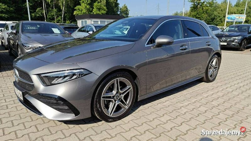 Szary Używany 2022 Mercedes A200 Hatchback | 129 765 zł - Obraz 1/4