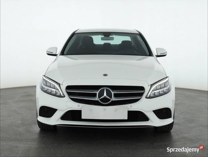 Biały Używany 2019 Mercedes C160 Coupe | 86 999 zł - Obraz 1/4