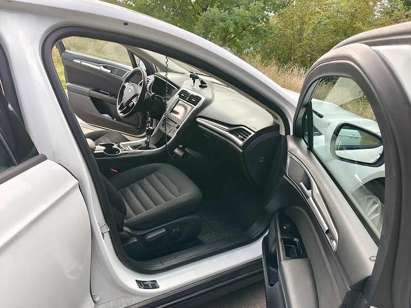 Używany Ford Mondeo 2016 Biały Hatchback