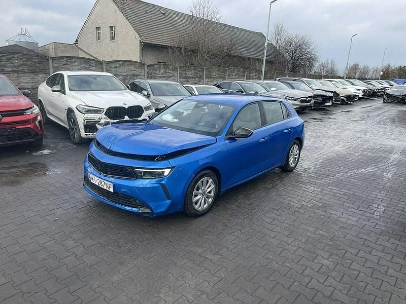 Używany Opel Astra Enjoy 110 KM (80 kW) 2023 Niebieski Hatchback