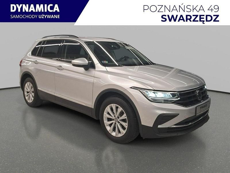 Srebrny (metalik) Używany 2022 VW Tiguan R SUV | 89 900 zł (Uczciwa cena) - Obraz 1/4