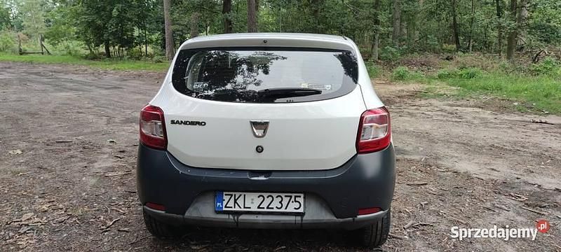 Używany Dacia Sandero 75 KM (55 kW) 2015 Biały Hatchback
