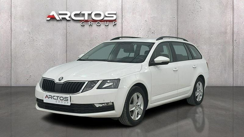 Biały Używany 2020 Skoda Octavia Ambition Kombi | 41 500 zł (Dobra cena) - Obraz 1/4