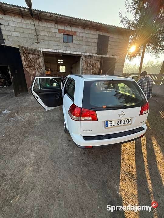 Używany Opel Vectra Cosmo 2007 Biały Kombi
