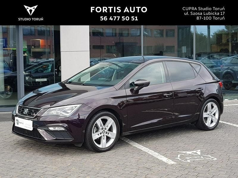 Fioletowy Używany 2017 Seat Leon Hatchback | 54 900 zł (Uczciwa cena) - Obraz 1/4