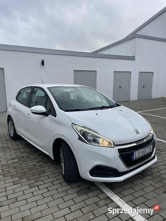 Używany Peugeot 208 Active 2017 Biały Hatchback
