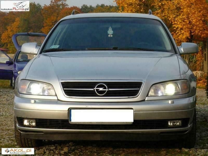 Używany Opel Omega 130 KM (95 kW) 2000 Srebrny (metalik) Sedan/Limuzyna
