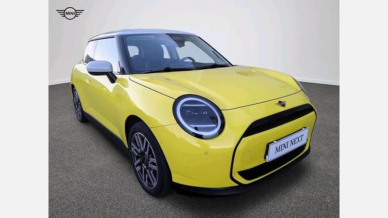Używany Mini Cooper 135 kW (184 KM) 2023 Sunny side yellow Hatchback