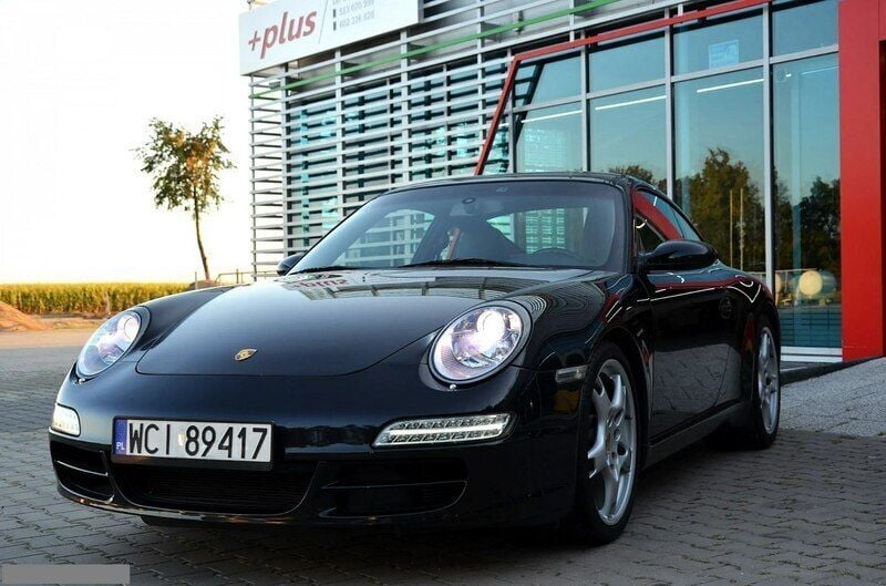 Czarny (metalik) Używany 2005 Porsche 911 Coupe | 204 777 zł - Obraz 1/4